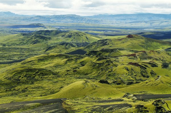 Quels sont les meilleurs spots de randonnée pour admirer les paysages volcaniques en Islande ?